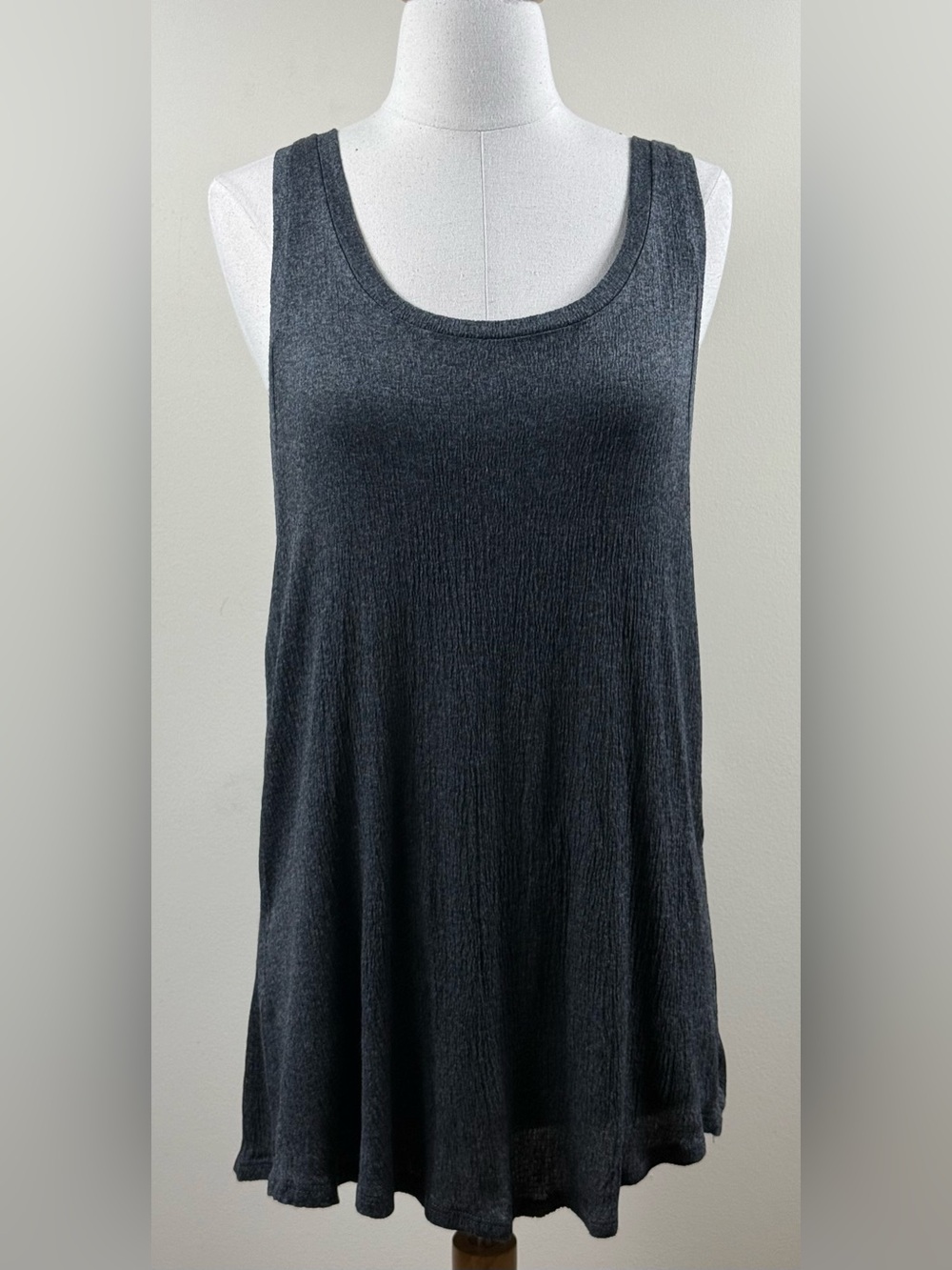NWOT 

LNA Charcoal Crinkle Low Back Swing Tank L